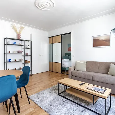 Home Suite Home Montaigne Place De L'Alma *