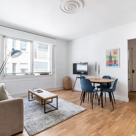 Home Suite Home Montaigne Place De L'Alma